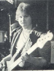 Dave Dunkun = bass/vocals